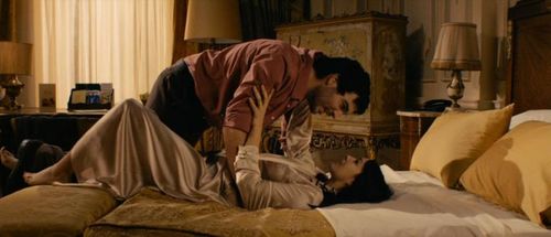 DON'T LOOK BACK Monica Bellucci Bed DON'T LOOK BACK Monica Bellucci Bed