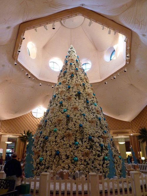 Walt Disney World Hotel Christmas 12