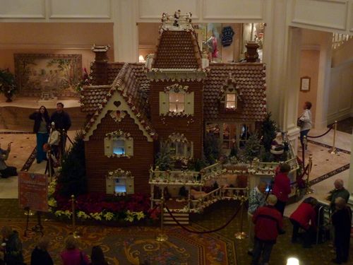 Walt Disney World Hotel Christmas 28