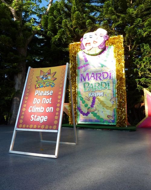 Universal Studios Florida Mardi Gras 10