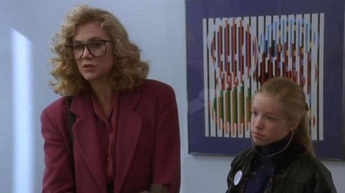 V.I. WARSHAWSKI Kathleen Turner Angela Goethals V.I. WARSHAWSKI Kathleen Turner Angela Goethals