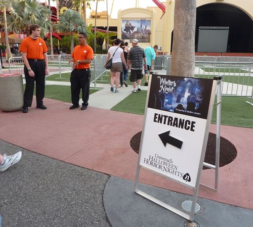 UNIVERSAL HALLOWEEN HORROR NIGHTS 2011 34