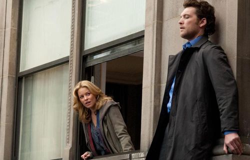 MAN ON A LEDGE Still 1