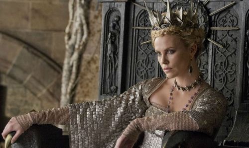 SNOW WHITE AND THE HUNTSMAN Still 1