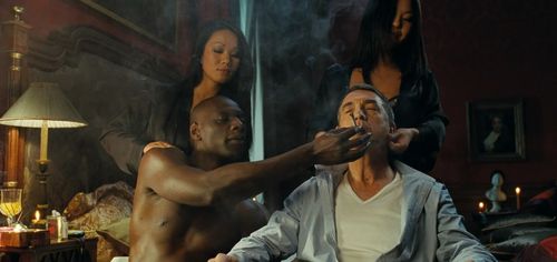 INTOUCHABLES Still 2