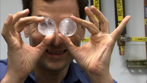 00000.m2ts_snapshot_01.25.57_[2012.07.13_23.41.20]