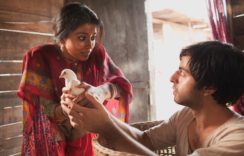 MIDNIGHTS CHILDREN Still 2