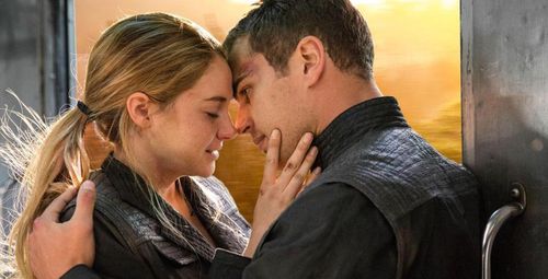 DIVERGENT 3 DIVERGENT 3