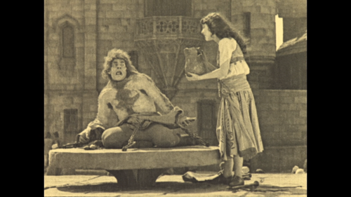 00005.m2ts_snapshot_00.44.18_[2014.05.01_17.35.34]