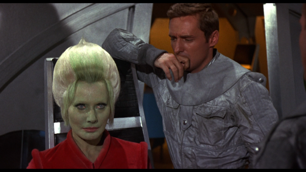 00002.m2ts_snapshot_00.53.27_[2015.11.30_16.59.15]