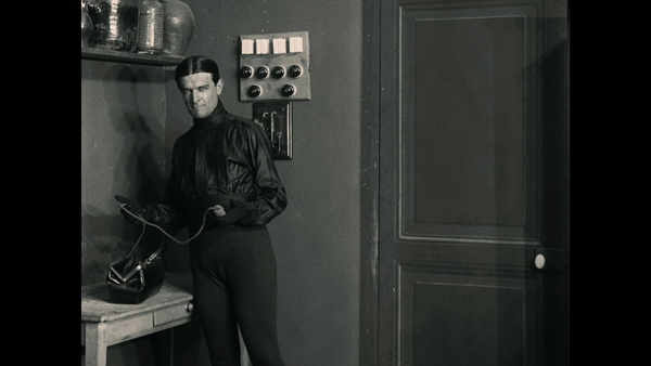 00003.m2ts_snapshot_00.55.53_[2016.01.05_22.22.34]