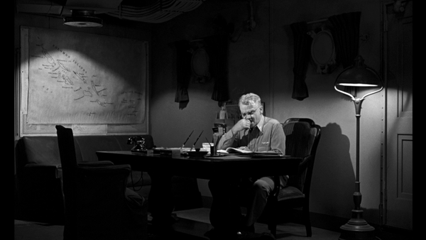 The_Gallant_Hours_t01.mkv_snapshot_01.07.14_[2016.03.15_22.20.58](2)