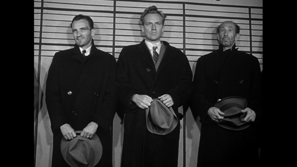 00004.m2ts_snapshot_00.29.25_[2016.11.13_22.25.11]