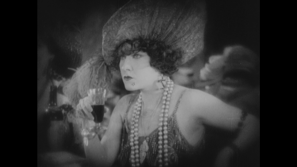 00000.m2ts_snapshot_00.13.38_[2017.05.27_08.04.30]