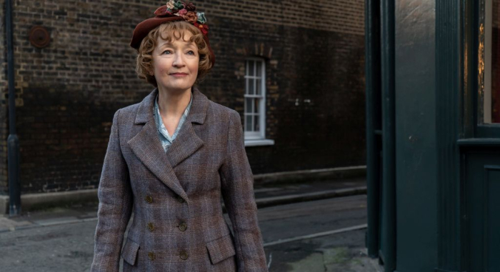 MRS HARRIS GOES TO PARIS 2 MRS HARRIS GOES TO PARIS 2